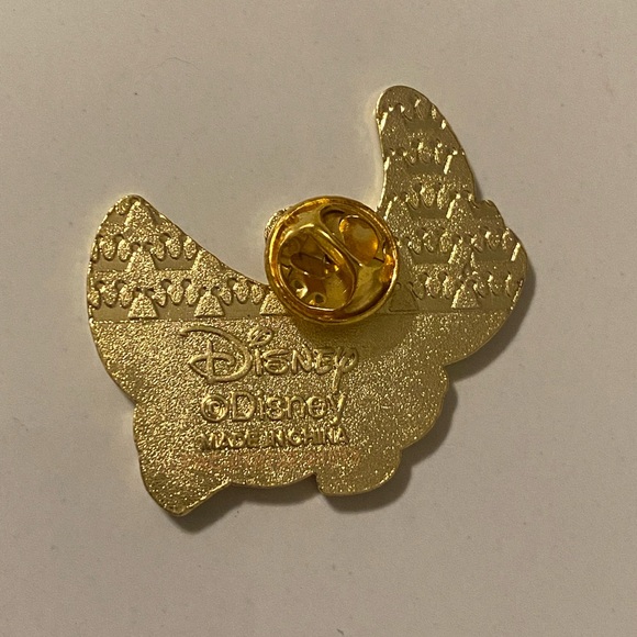 Disney Loungefly mystery pin blind box glitter DUMBO flying Pin (OPENED) - Picture 2 of 4